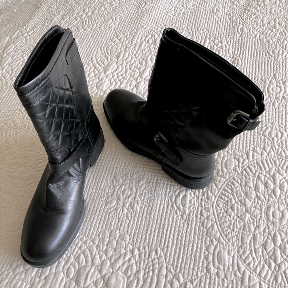 NWT Aquatalia black quilted moto boot